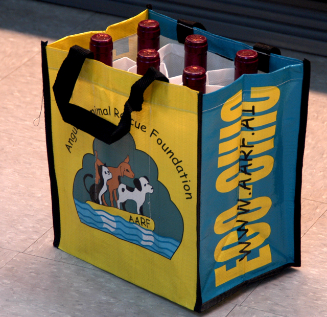 A bottle bag with six wind bottles