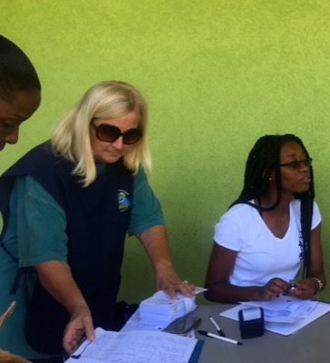 A photo from the AARF March 17, 2018 dog wash at the St. James School of Medicine